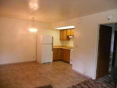 327 SW K St, Grants Pass, OR 97526 - photo 6