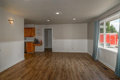 6489 14th Ave NE, Keizer, OR 97303 - photo 3