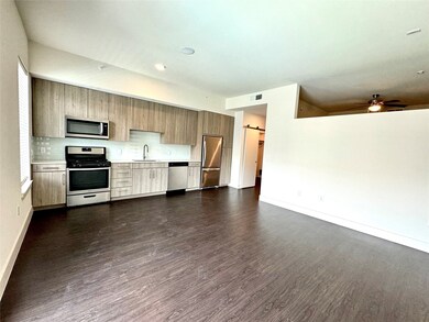 3120 Smith St unit 825, Houston, TX 77006 - photo 2