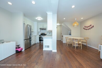 520 Ilyssa Way, Staten Island, NY 10312 - photo 6