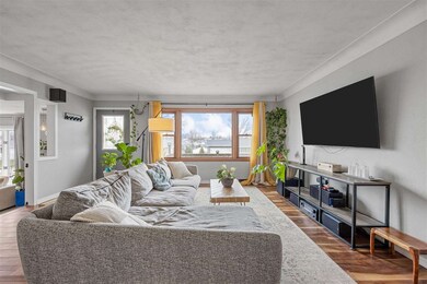 2713 Hickory Dr SW, Cedar Rapids, IA 52404 - photo 5