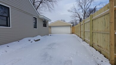 2407 Meadow Dr, Rolling Meadows, IL 60008 - photo 7