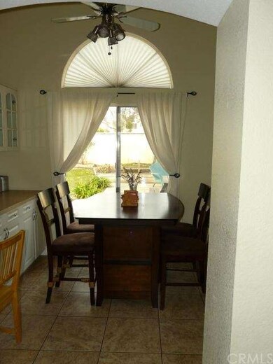 Kitchen Eating Area