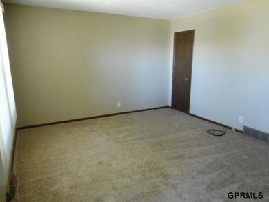 4644 N 127th St, Omaha, NE 68164 - photo 3