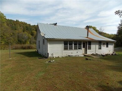 140 Caney Hollow Rd, Linden, TN 37096 - photo 2