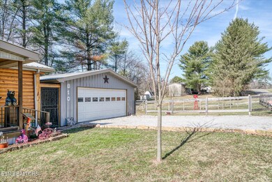 810 Mitchell Ln, Jamestown, TN 38556 - photo 4