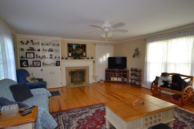 1534 Southmont Dr, Asheboro, NC 27205 - photo 4