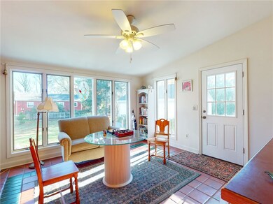 362 Forest Ave, Middletown, RI 02842 - photo 5