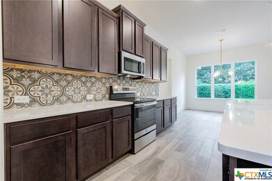 1006 Elizabeth, Seguin, TX 78155 - photo 5