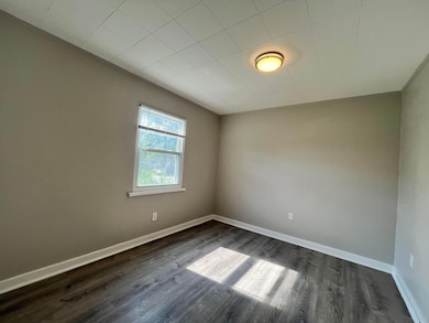 2352 Hiawatha Park Dr, Columbus, OH 43211 - photo 4