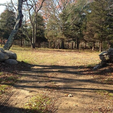 871 Crandall Rd, Tiverton, RI 02878 - photo 3
