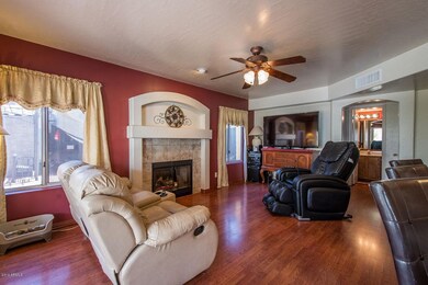 3522 E Caballero St Mesa AZ-large-006-3-
