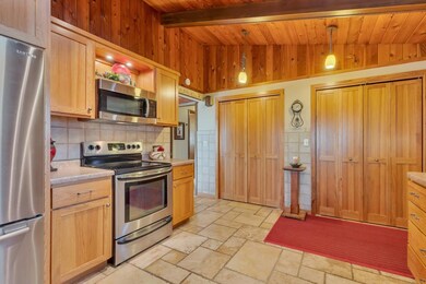 Plenty of storage and pantry space, beautiful Aspe