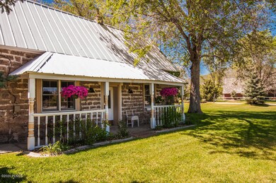 2 Exterior_high_989257