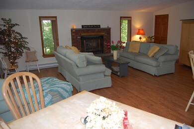 308 Surrey Dr, Hawley, PA 18428 - photo 5