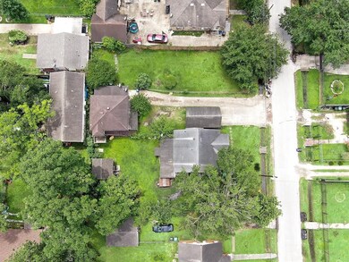 916 Caplin St, Houston, TX 77022 - photo 6