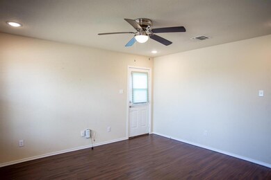 315 Blakney St, Cleburne, TX 76031 - photo 6