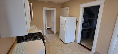 704 N 12th St unit 704, Saint Joseph, MO 64501 - photo 4