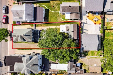 40-Top Down Aerial OUTLINE