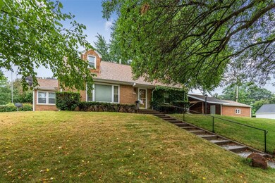 277 21st Ave SW, Cedar Rapids, IA 52404 - photo 2