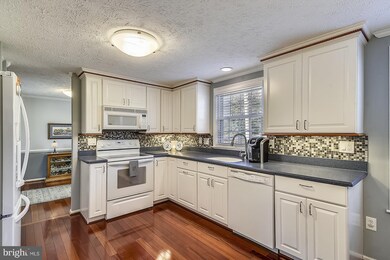 4582 Rincon Place, Dumfries, VA 22025 - photo 6