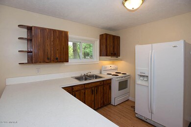 10417 Shaver Rd, Portage, MI 49024 - photo 4