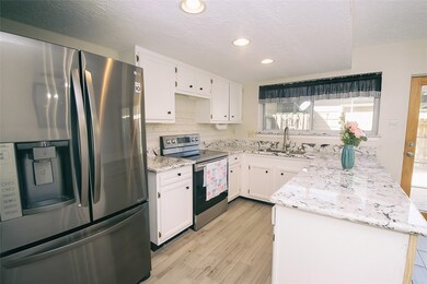 3934 Laura Leigh Dr, Friendswood, TX 77546 - photo 7