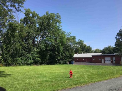 18 Clinton St, Rensselaer, NY 12144 - photo 2