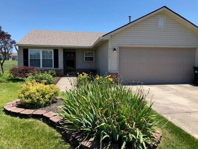 2112 N Fleetwood Dr, Greensburg, IN 47240 - photo 2