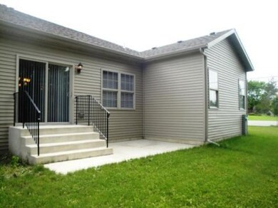 5548 Maggie Mae Ct, Crown Point, IN 46307 - photo 3