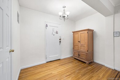 65-74 Saunders St unit 1, Rego Park, NY 11374 - photo 6