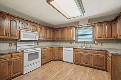 115 SW 19th St, Oak Grove, MO 64075 - photo 7