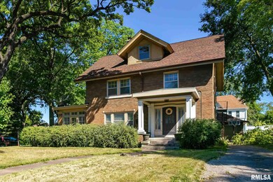 822 E Locust St, Davenport, IA 52803 - photo 2