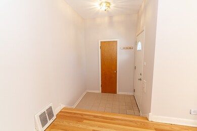 10258 Pelham St, Westchester, IL 60154 - photo 2