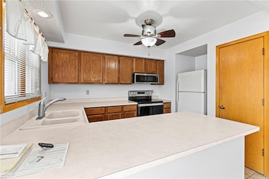 12310 E 43rd St S unit B10, Independence, MO 64055 - photo 6