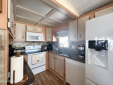 231 Plantation Dr unit 231, Titusville, FL 32780 - photo 3