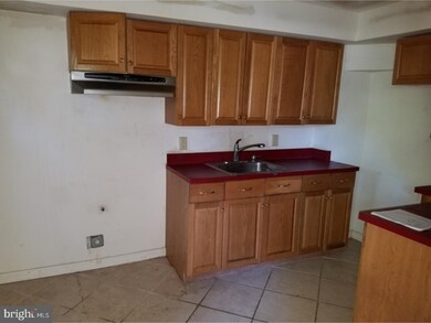 213 Glen Cove Rd, Darby, PA 19023 - photo 3