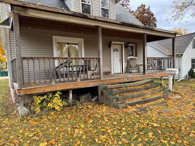 812 Sherman Ave W, Fort Atkinson, WI 53538 - photo 2