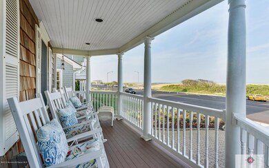 COVERED FRONT PORCH