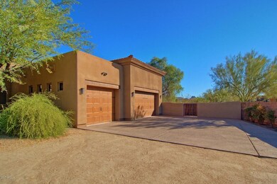 12529 E Silver Spur St-large-002-36-Gara