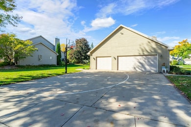 13 Olde Paltzer Ln, Appleton, WI 54913 - photo 6
