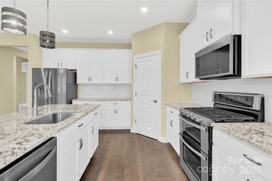 3005 Striped Maple Ct, Charlotte, NC 28215 - photo 4