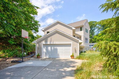9435 Lakeview_Court, West Olive