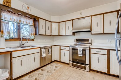 35397 N Northern Ave, Waukegan, IL 60085 - photo 6