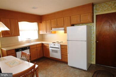 203 Stafford Ave, Harrisburg, PA 17111 - photo 4