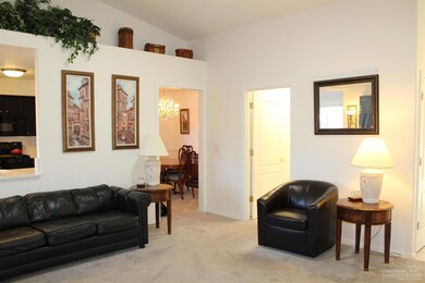 2119 NW Elm Ave, Redmond, OR 97756 - photo 4