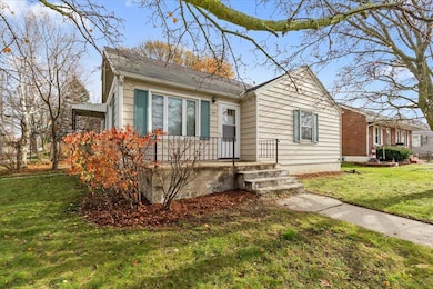 305 S Silverbrook Dr, West Bend, WI 53095 - photo 3