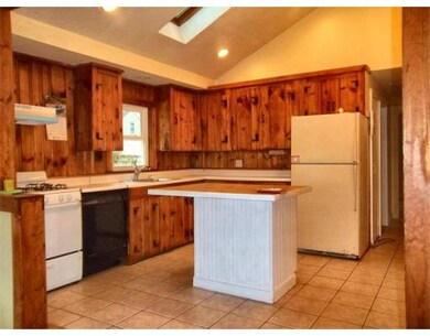 3 Juniper St unit 3, Wareham, MA 02571 - photo 3