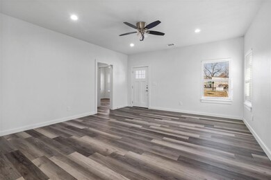 1036 W Coffin St, Denison, TX 75020 - photo 6