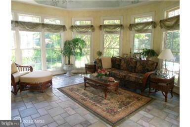 12814 Holly Grove Ct, Fairfax, VA 22033 - photo 3